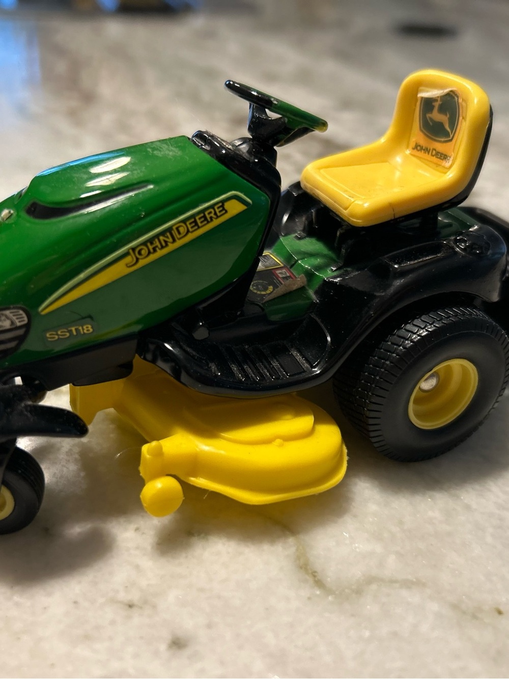 1:16 die cast lawnmower